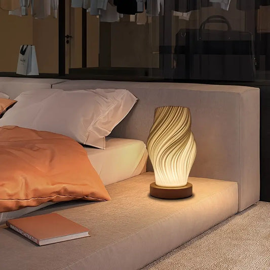 LUMIÈRE LINÉA – MINIMALIST WOODEN TABLE LAMP (USB POWERED)