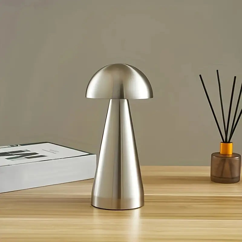 LUMIÈRE TORSADÉE – TWISTED IRON USB LED AMBIENT LAMP
